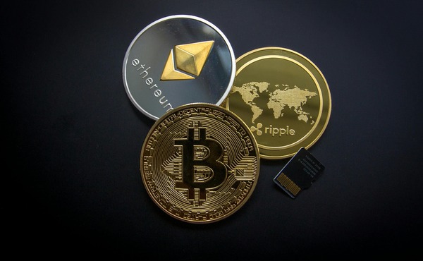 Uniswap and other cryptocurrency coins representing the UNI token ecosystem